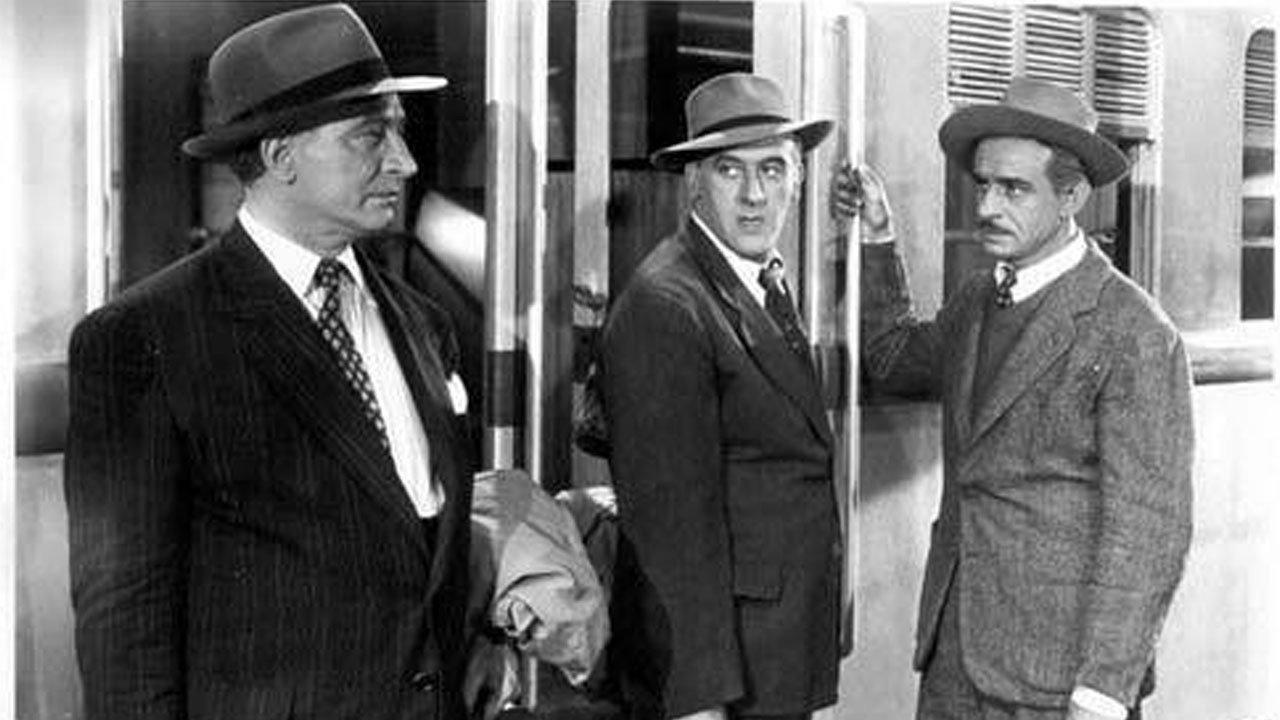 La campana nueva 1950 movie scene
