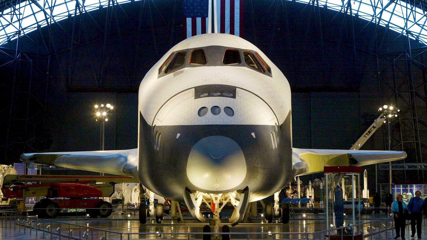 America's Hangar 2007 movie scene