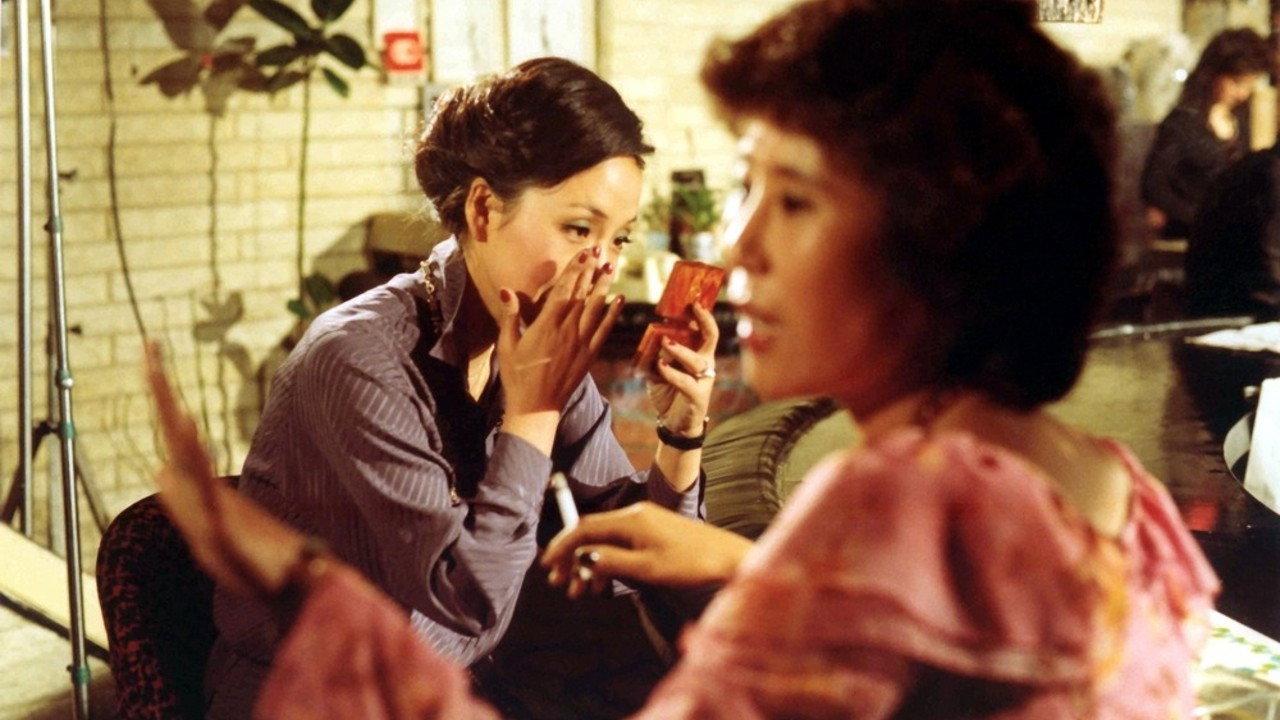 Three Women Under the Umbrella 1980 movie scene