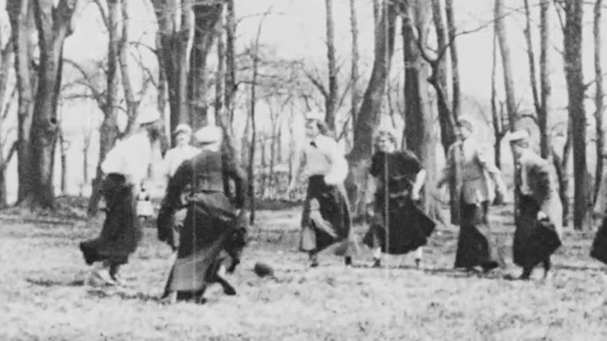 Virginia Women's Academic Soccer Club: Comical! 1908 movie scene