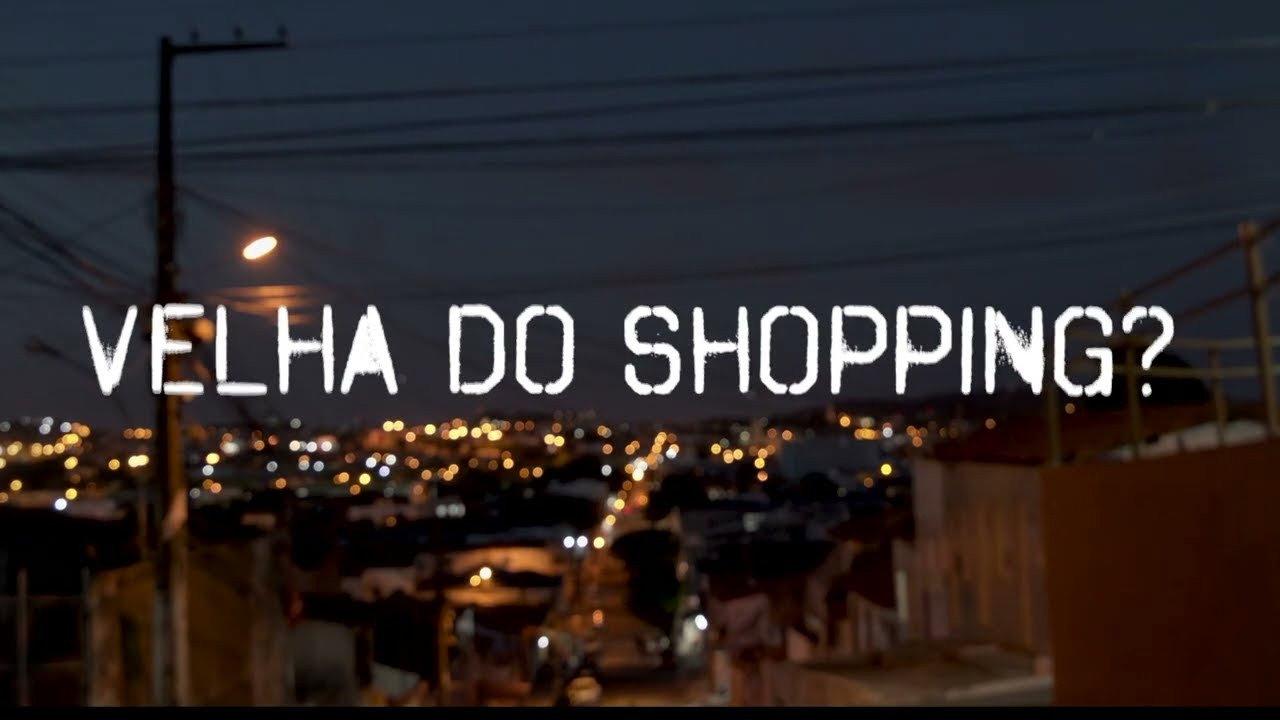 A Velha do Shopping? 2022 movie scene