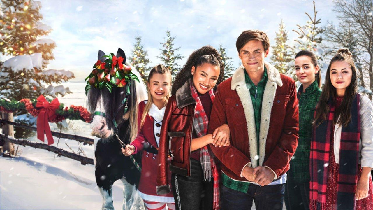 Free Rein: The Twelve Neighs of Christmas 2018 movie scene