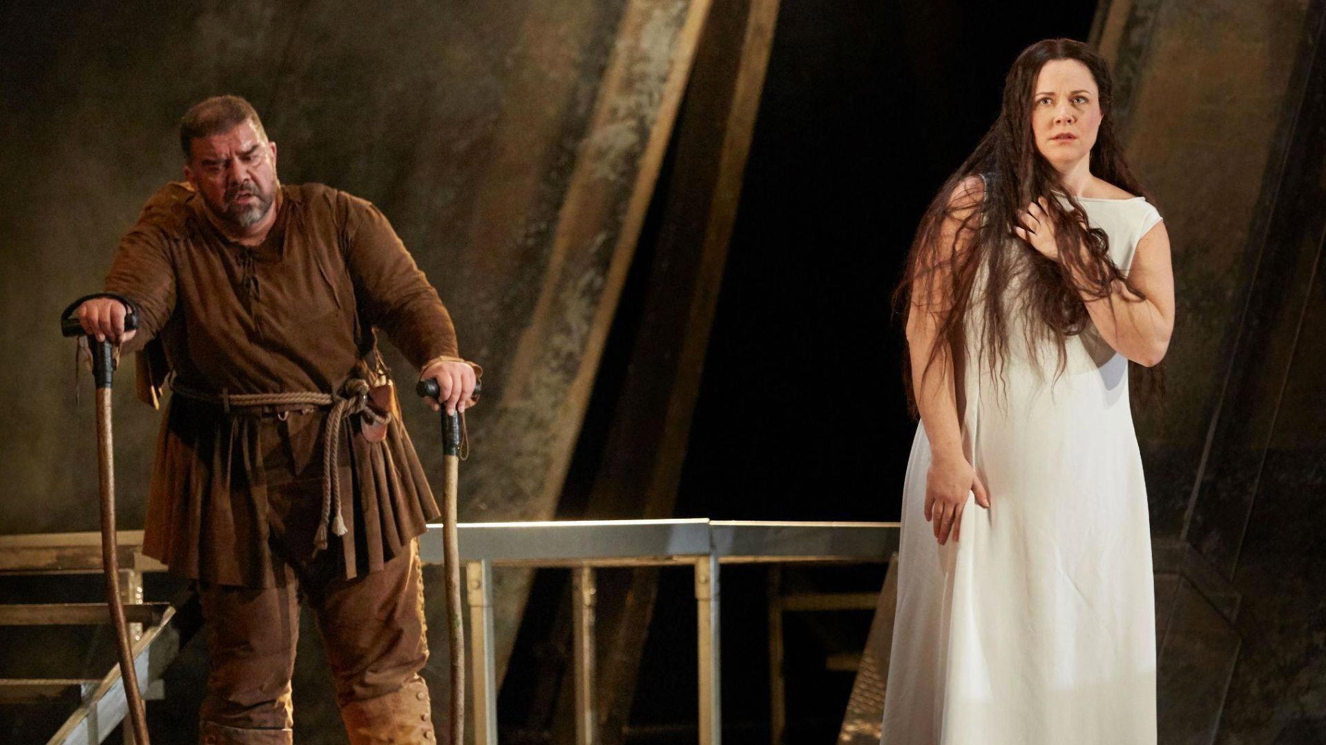 Rigoletto 2017 movie scene