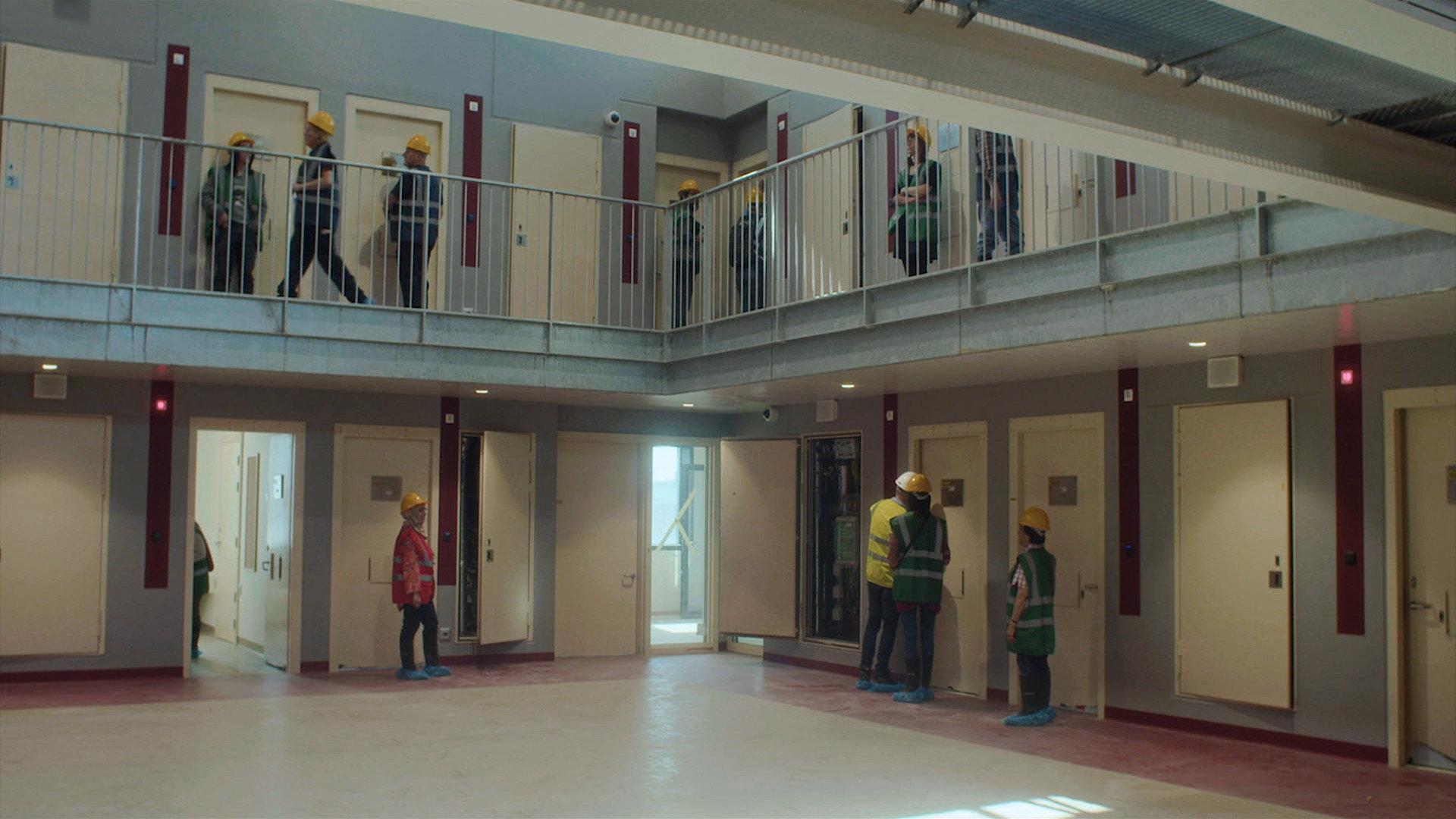 La petite prison dans la prairie 2023 movie scene