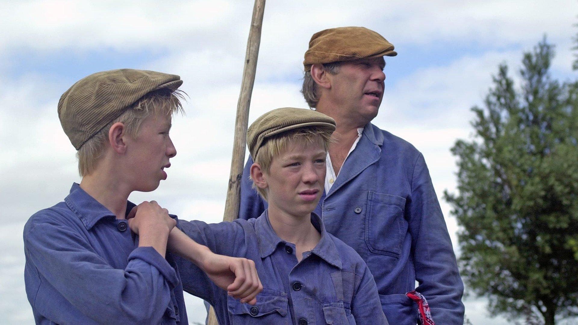 The Skippers of the Cameleon 2003 movie scene
