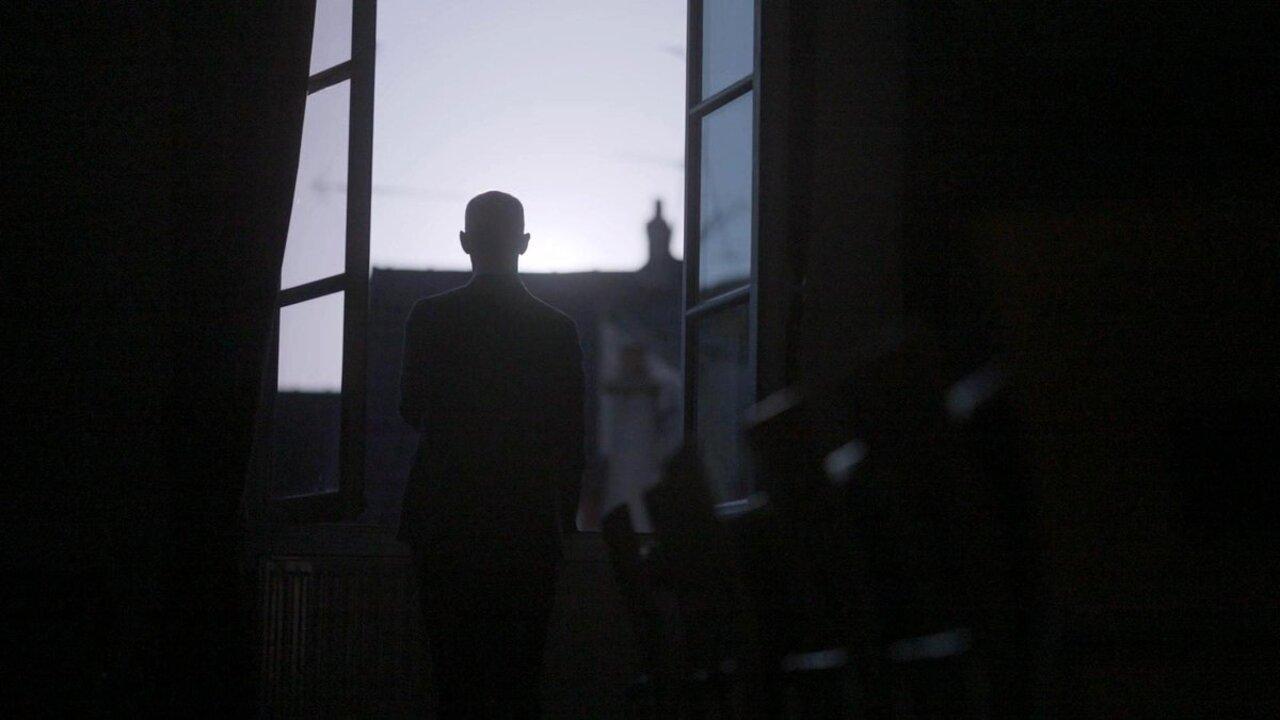 Homos en politique, le dire ou pas ? 2025 movie scene