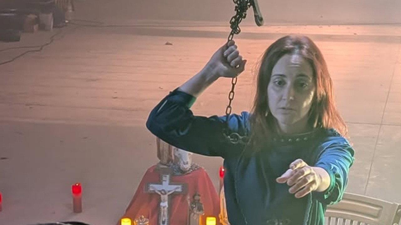 Cosa Mala 2025 movie scene