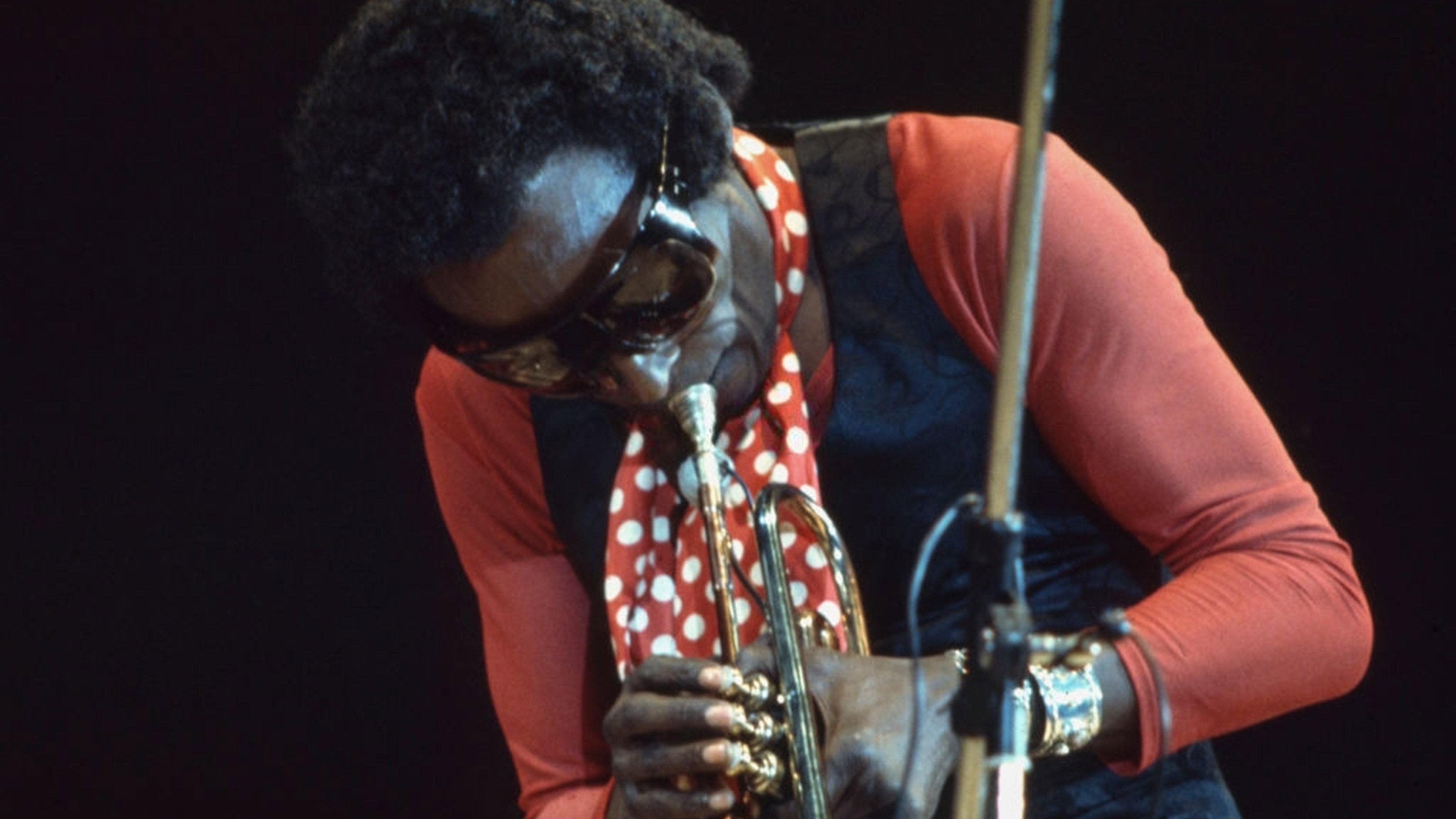 Miles Davis - Newport Festival - Live in Paris 1973 movie scene