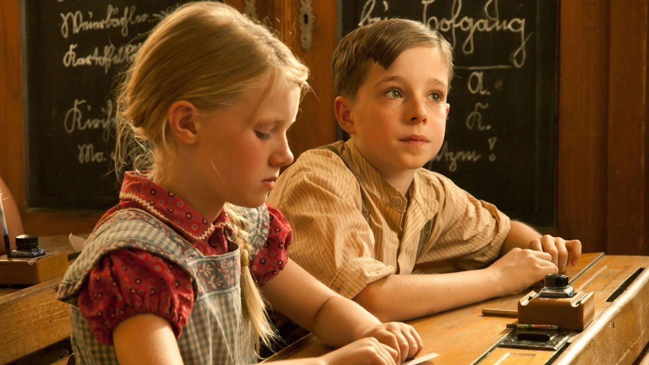 Tom and Huck 2012 movie scene