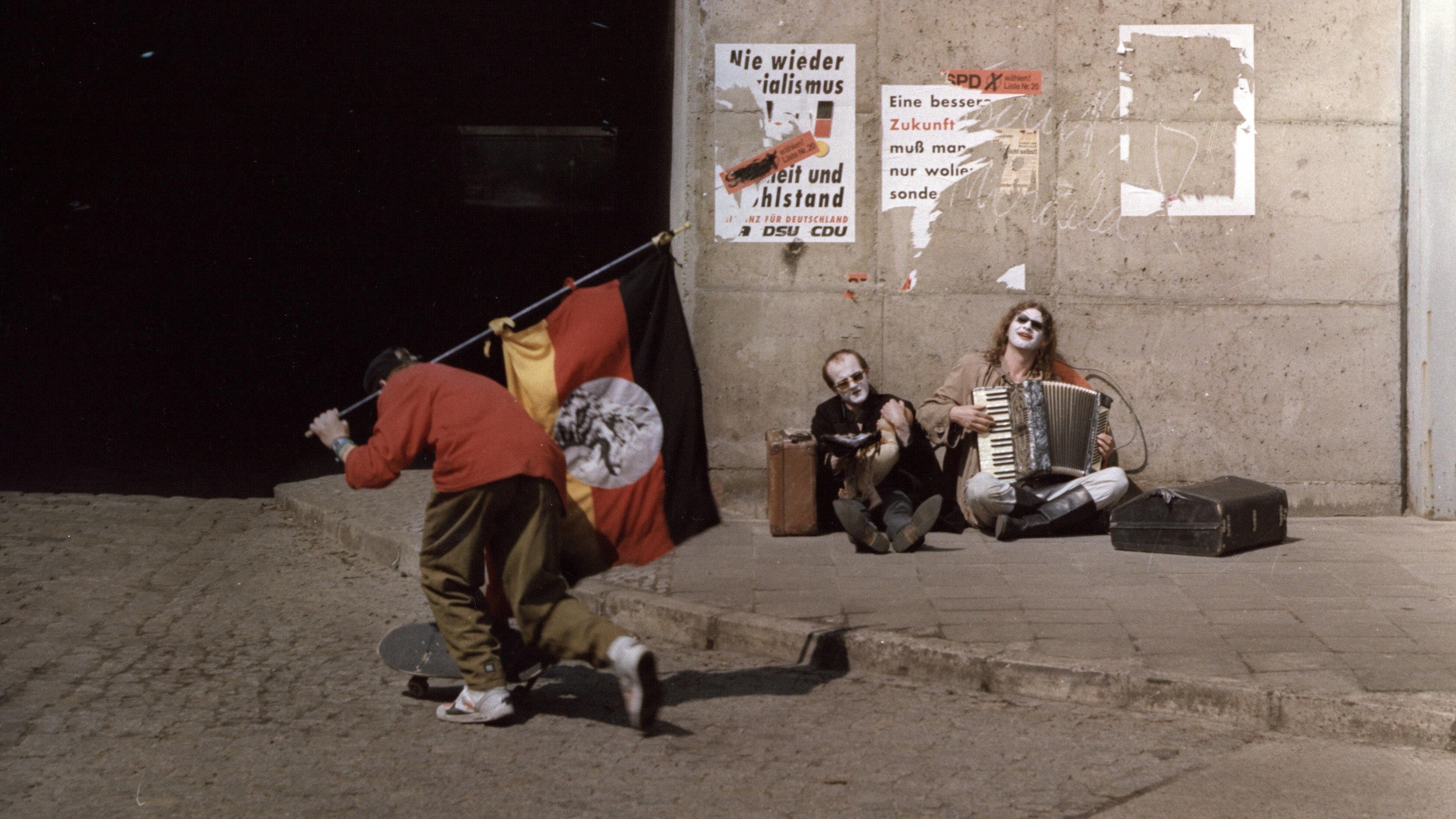 Letztes aus der DaDaeR 1990 movie scene