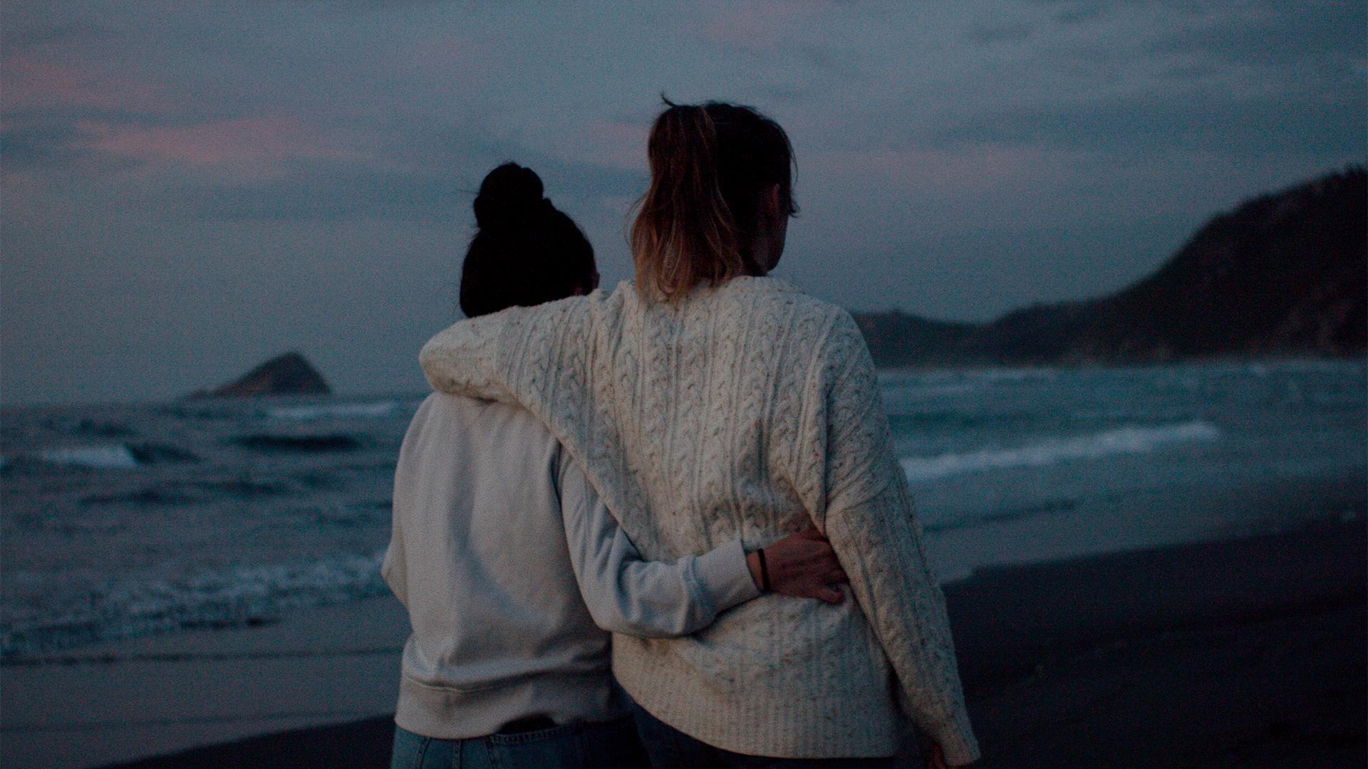 Zoe & Renée 2022 movie scene
