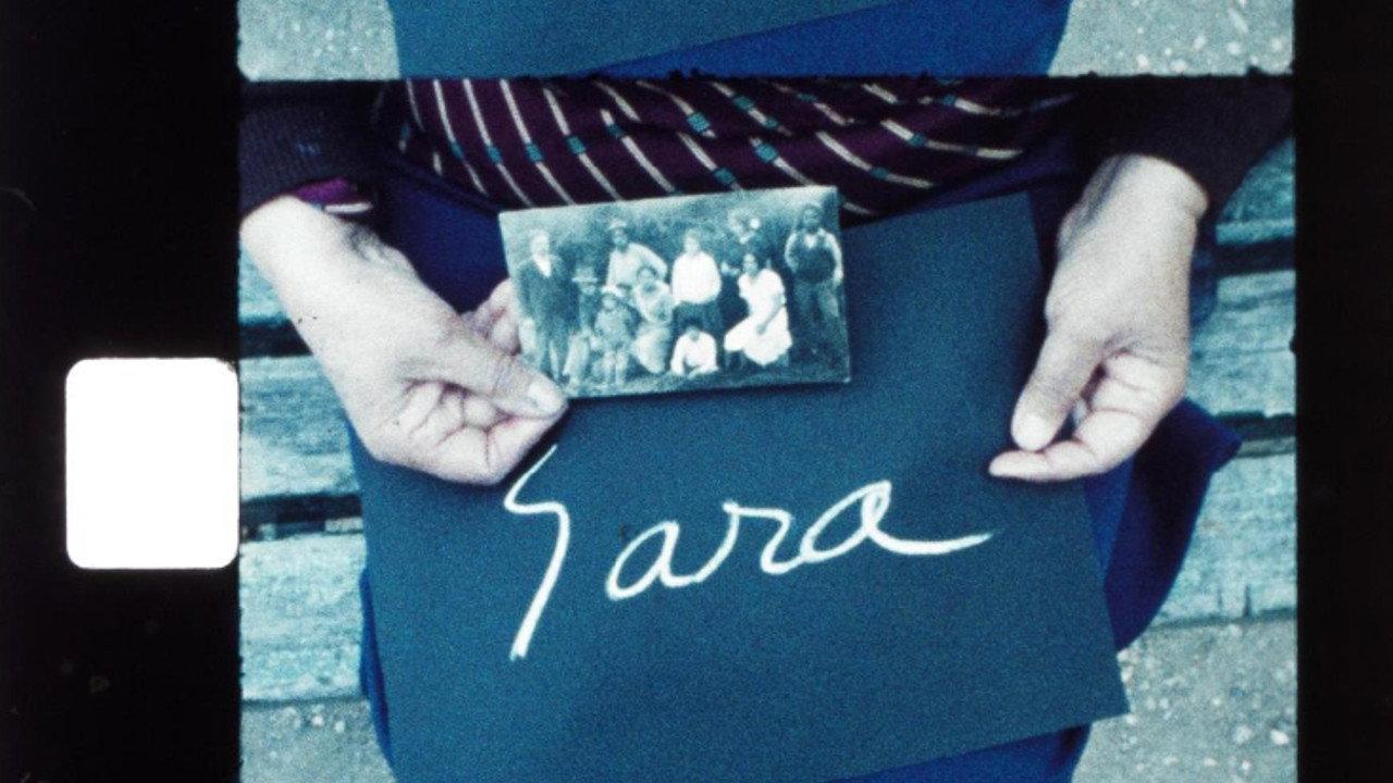 Sara 1981 movie scene