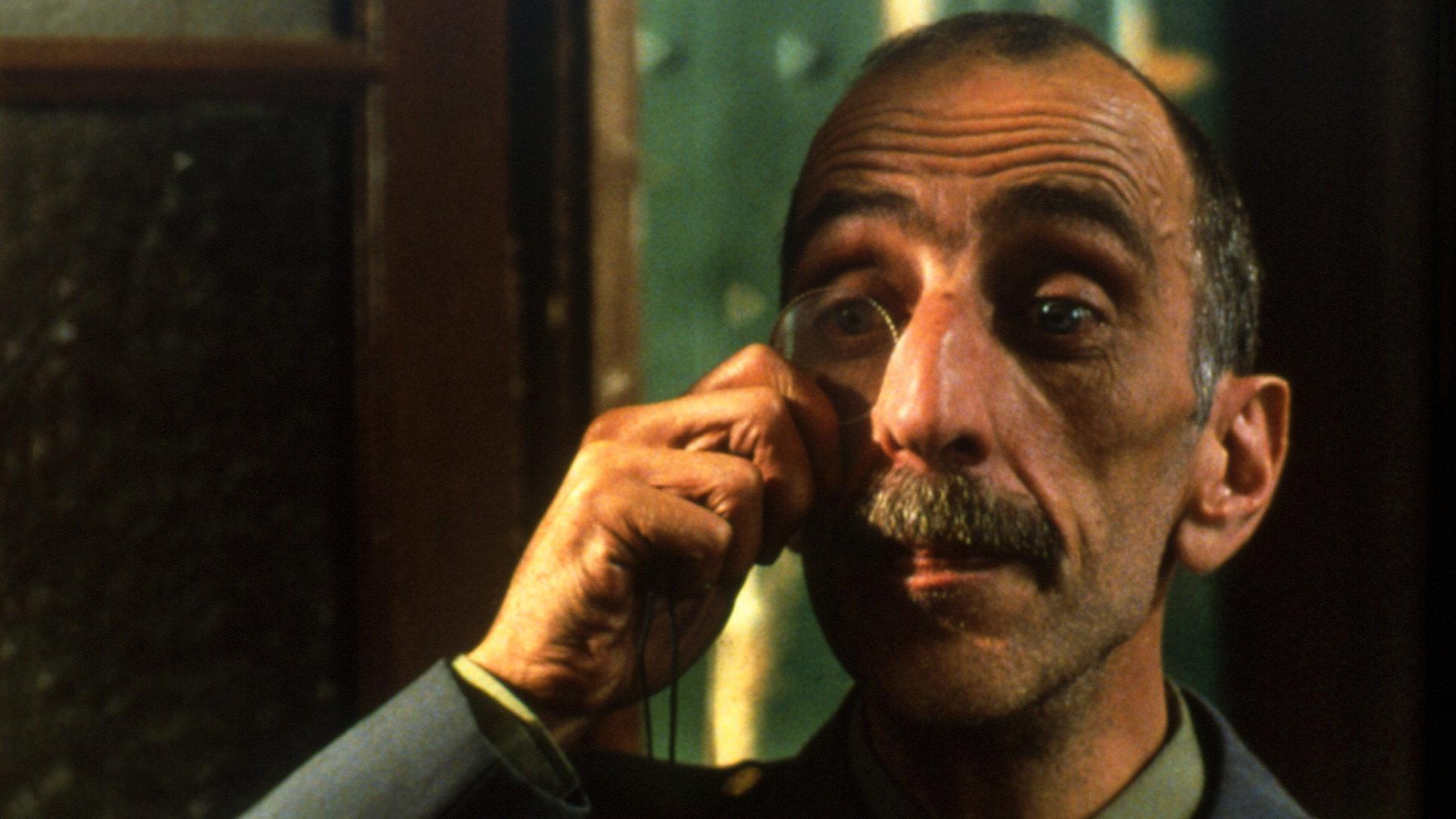 Recollections of the Yellow House 1989 movie scene
