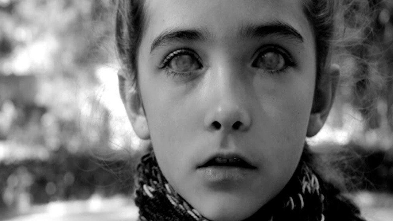 Ven a mi 2016 movie scene