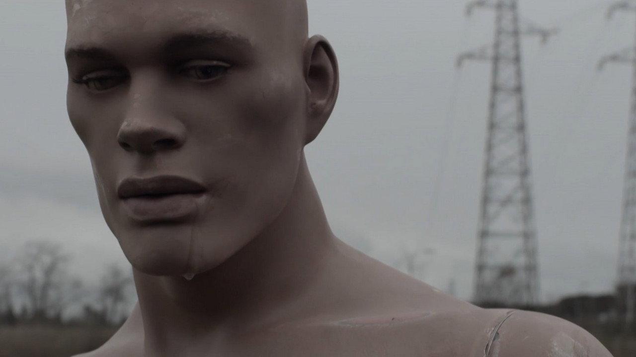 The Mannequin 2015 movie scene