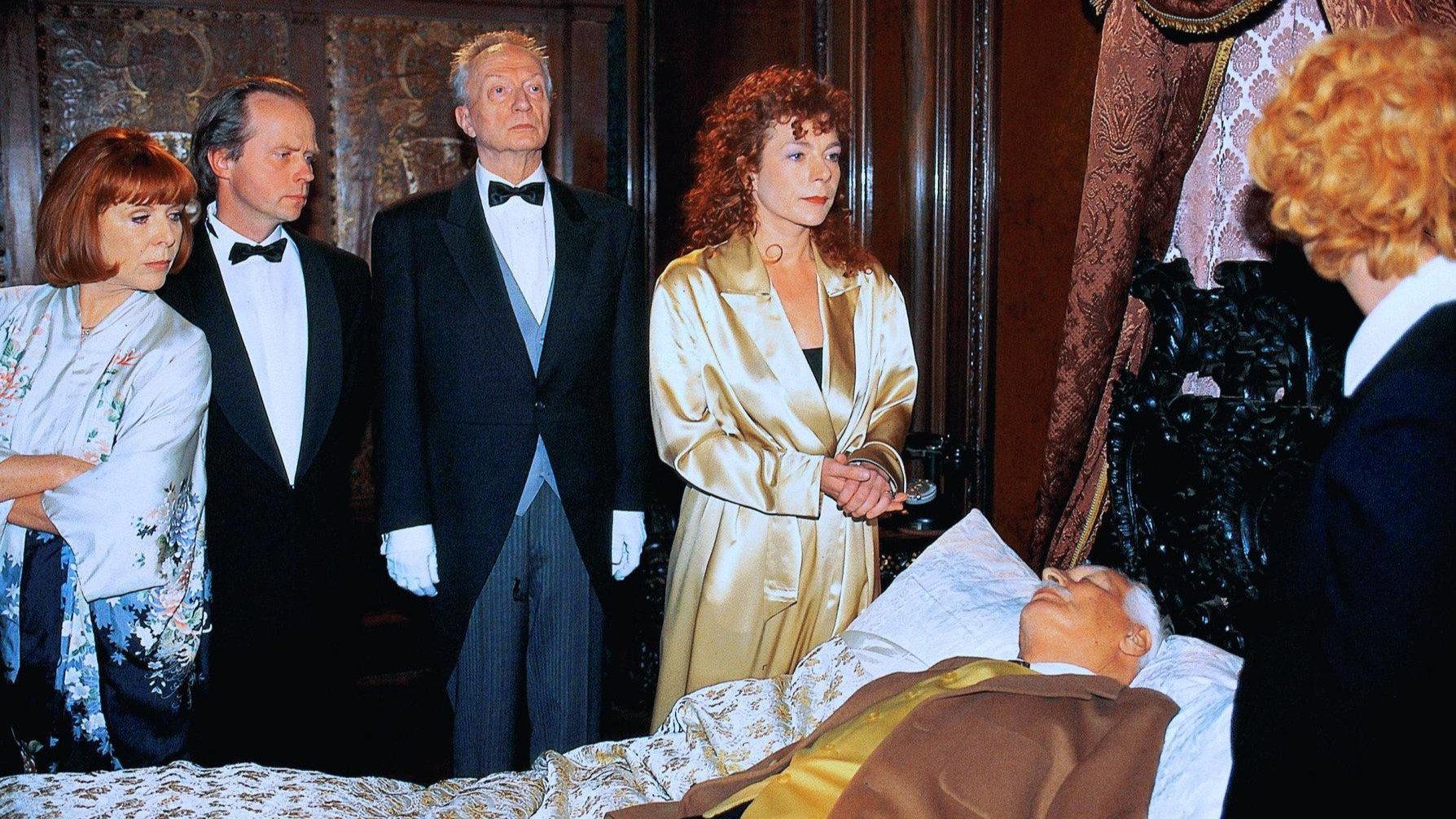 Das Schloss des Grauens 2002 movie scene