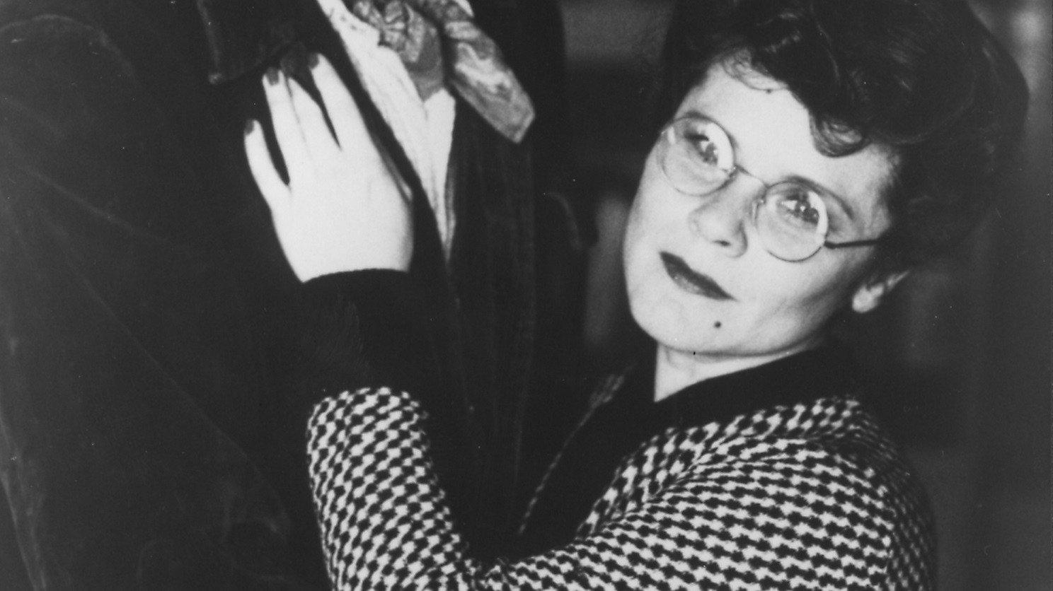 Antonia and Jane 1990 movie scene