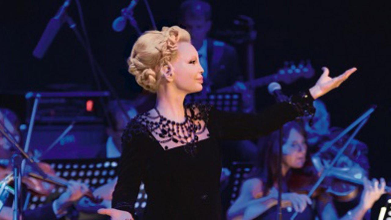 Patty Pravo – Live La Fenice Venezia - Teatro Romano Verona 2018 movie scene