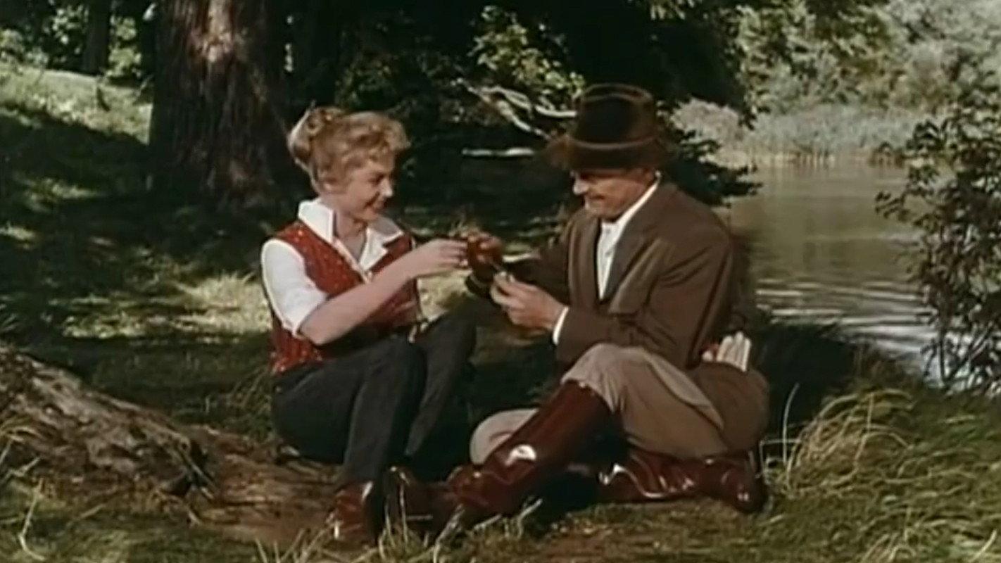 Die Lindenwirtin vom Donaustrand 1957 movie scene