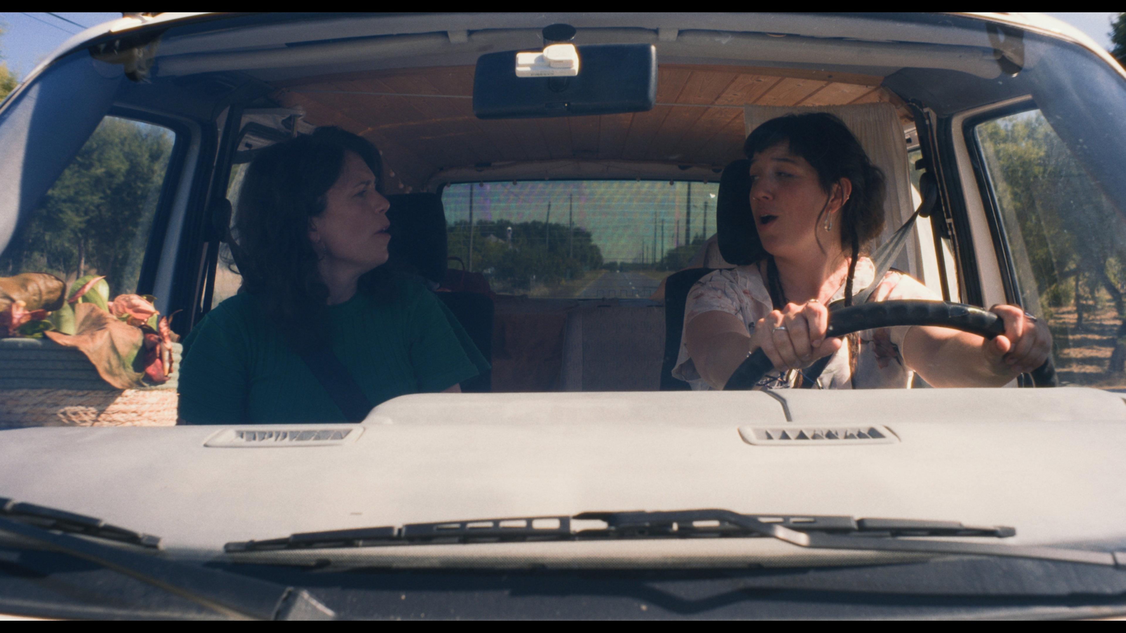 Florence & Nina 2025 movie scene