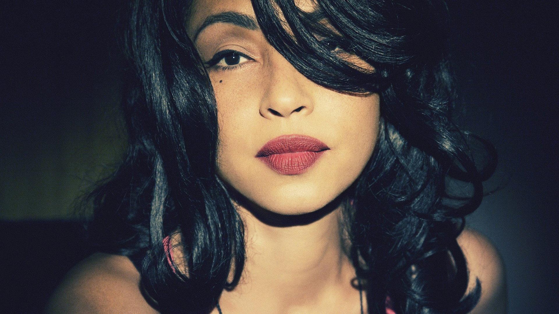 Sade - The Ultimate Collection 2011 movie scene