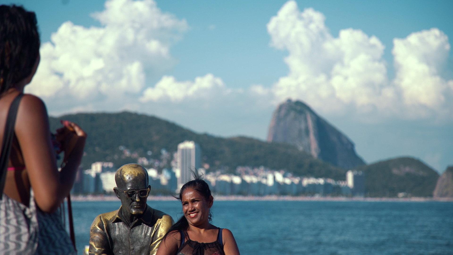 Around Copacabana 2019 movie scene