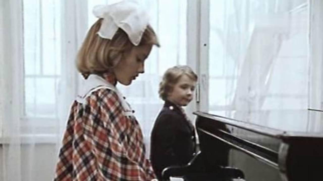 A Strong Personality from 2 "A" 1984 movie scene
