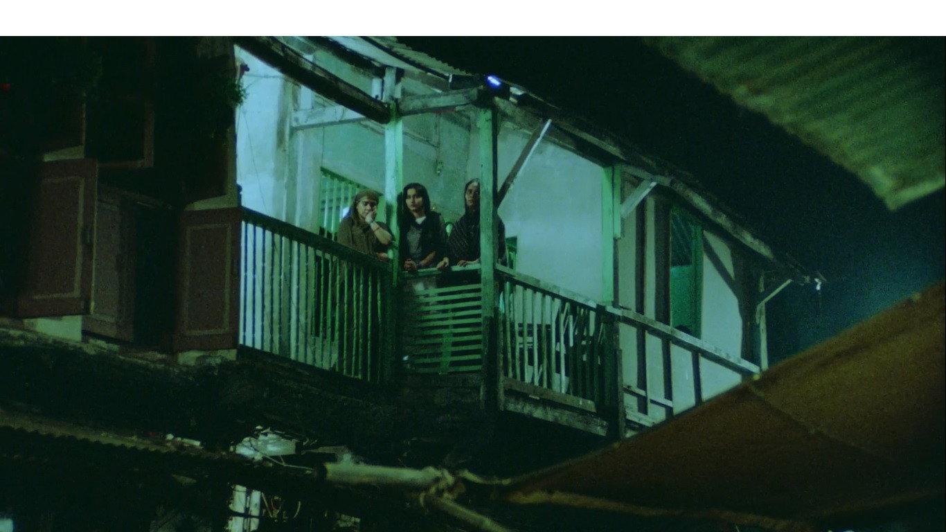 Salim Langde Pe Mat Ro 1989 movie scene