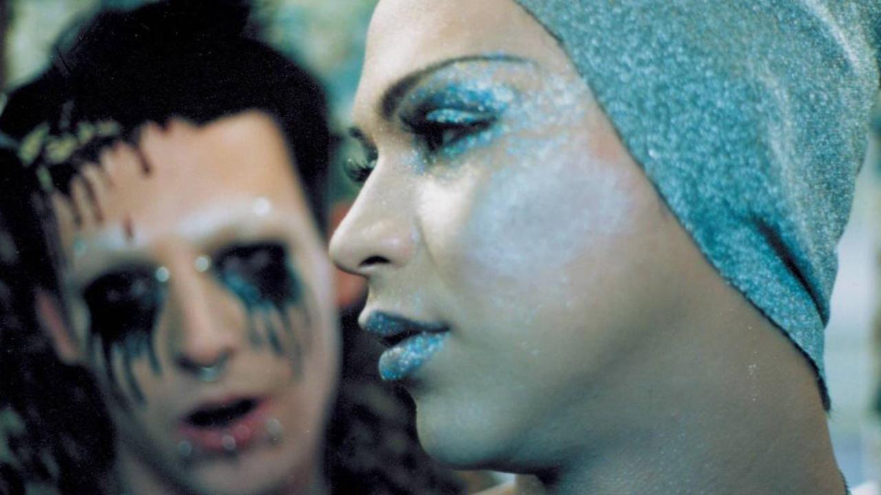 Hey, Happy! 2001 movie scene