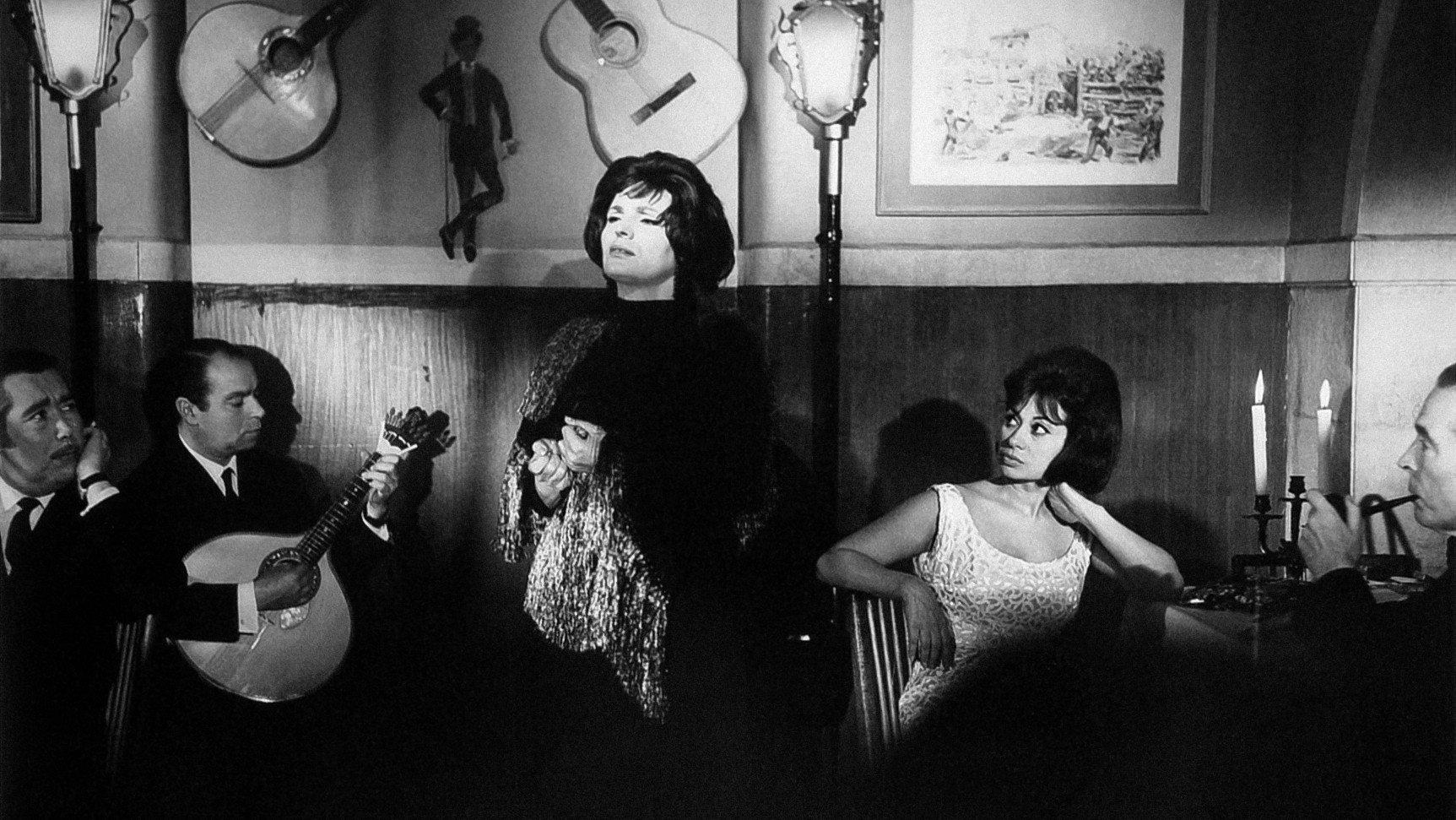 Fado Corrido 1964 movie scene