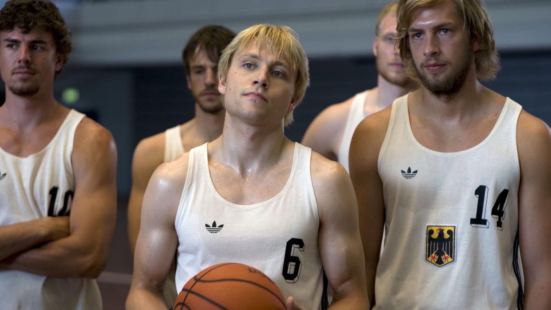 Playoff 2011 movie scene
