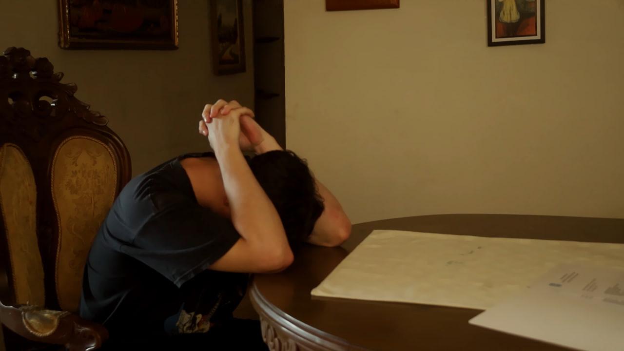 Silencio y Dolor 2023 movie scene