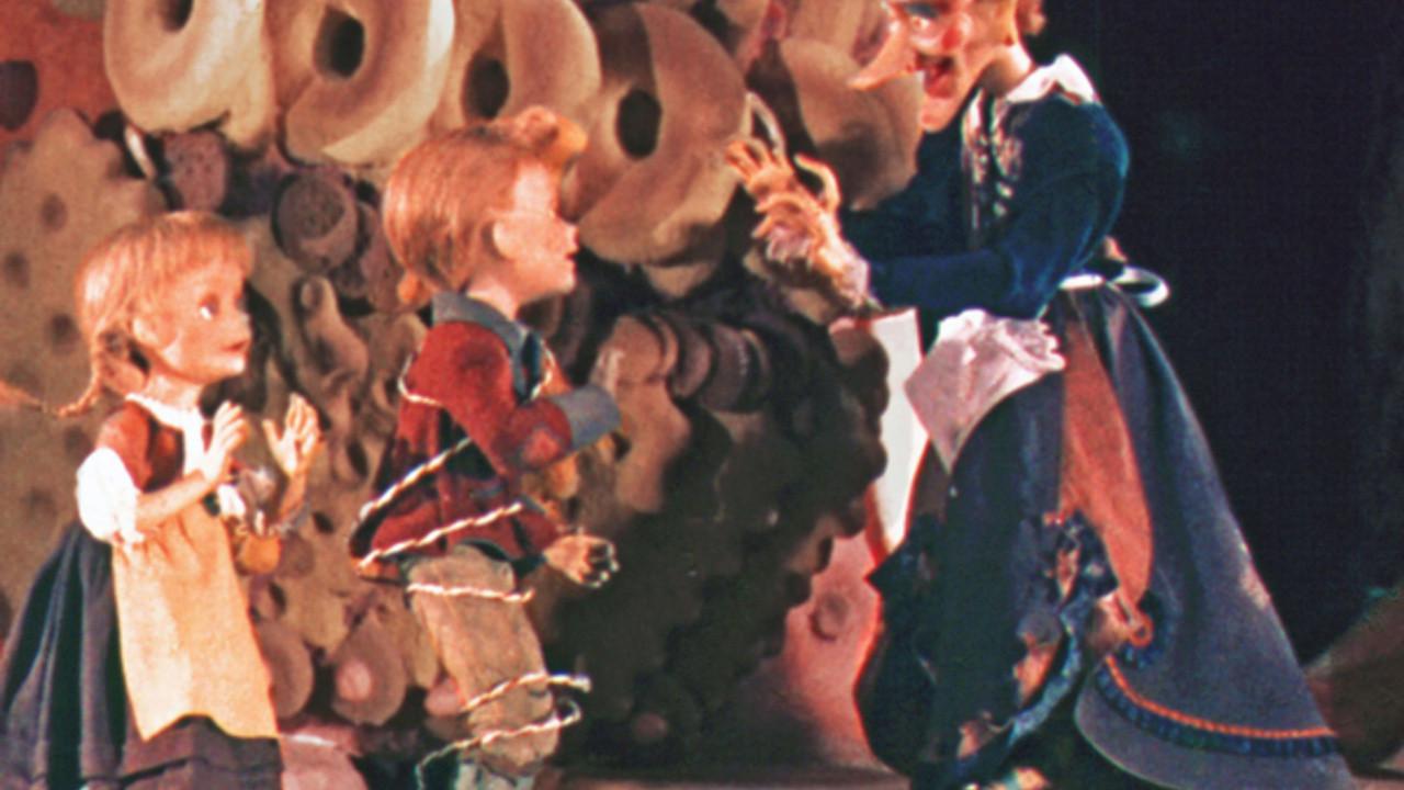 Hansel and Gretel: An Opera Fantasy 1954 movie scene