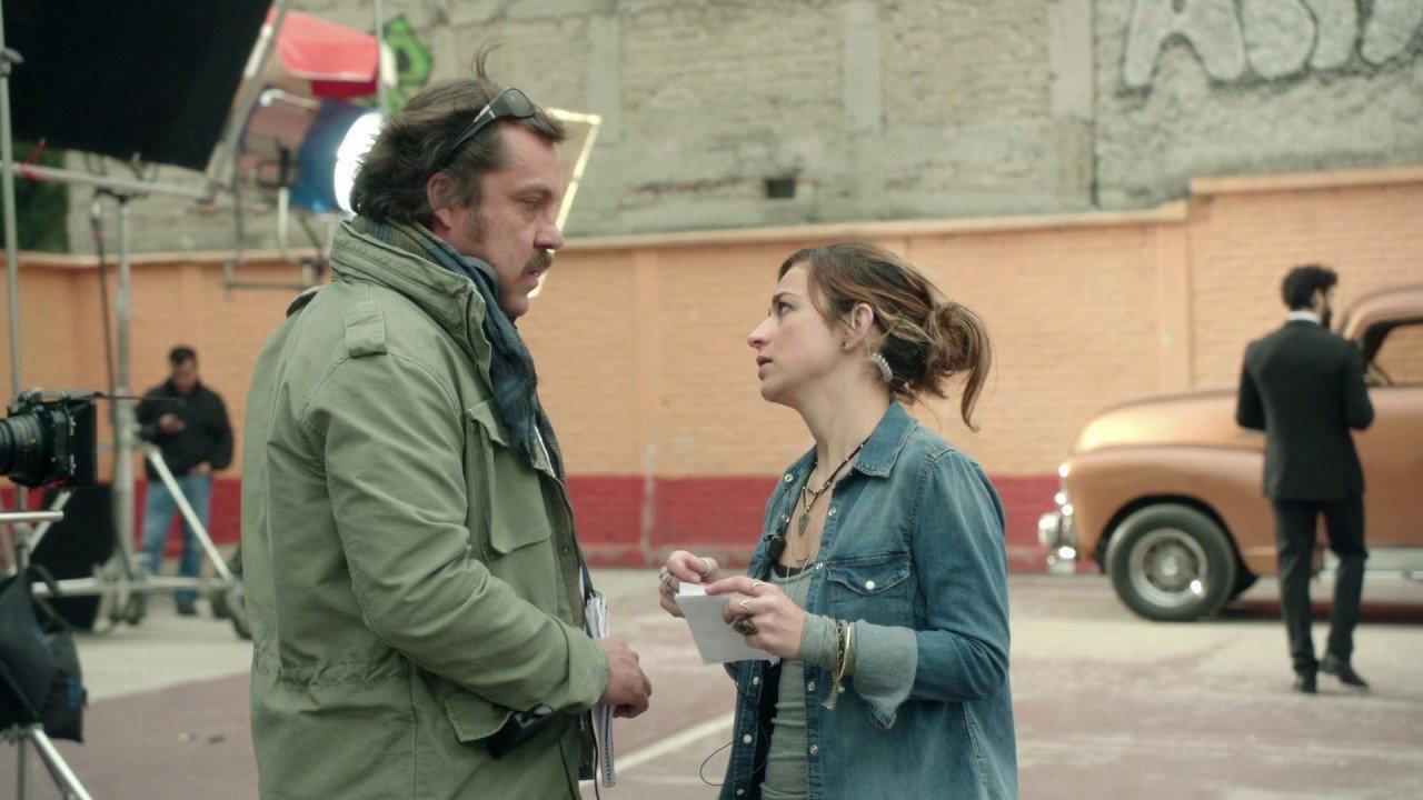 Casi una gran estafa 2017 movie scene