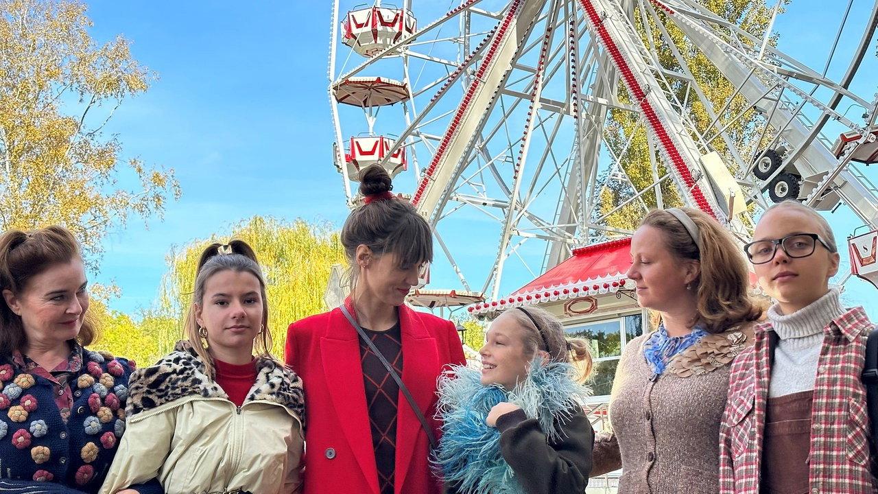 Spuk unterm Riesenrad 2024 movie scene