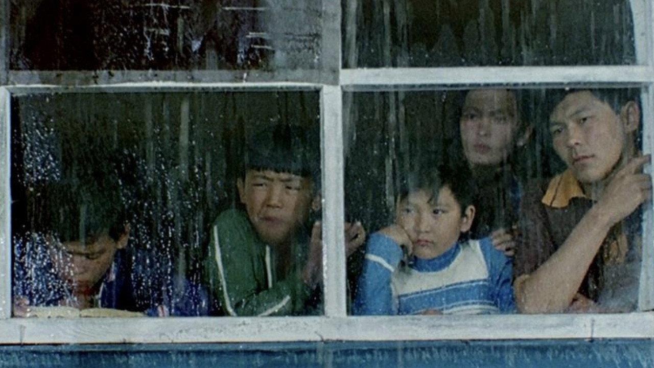 Five Fingers of One Hand 1982 movie scene