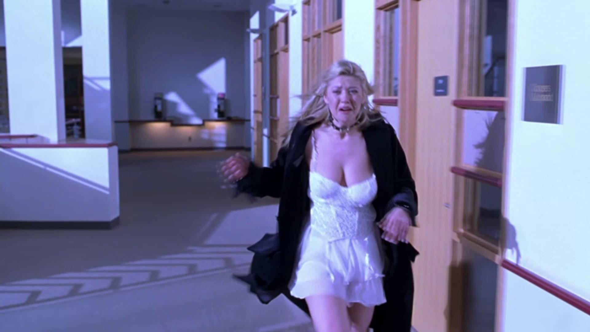 Urban Legend 1998 movie scene