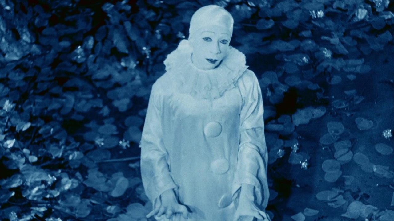 Rabbit's Moon 1971 movie scene