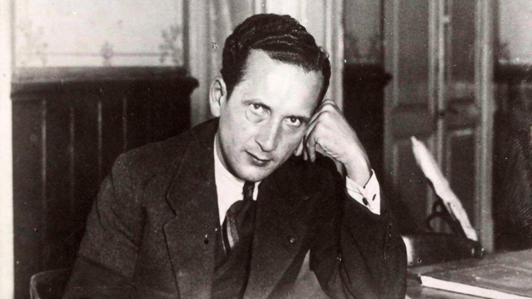Boris Skossyreff, l'estafador que va ser rei 2024 movie scene