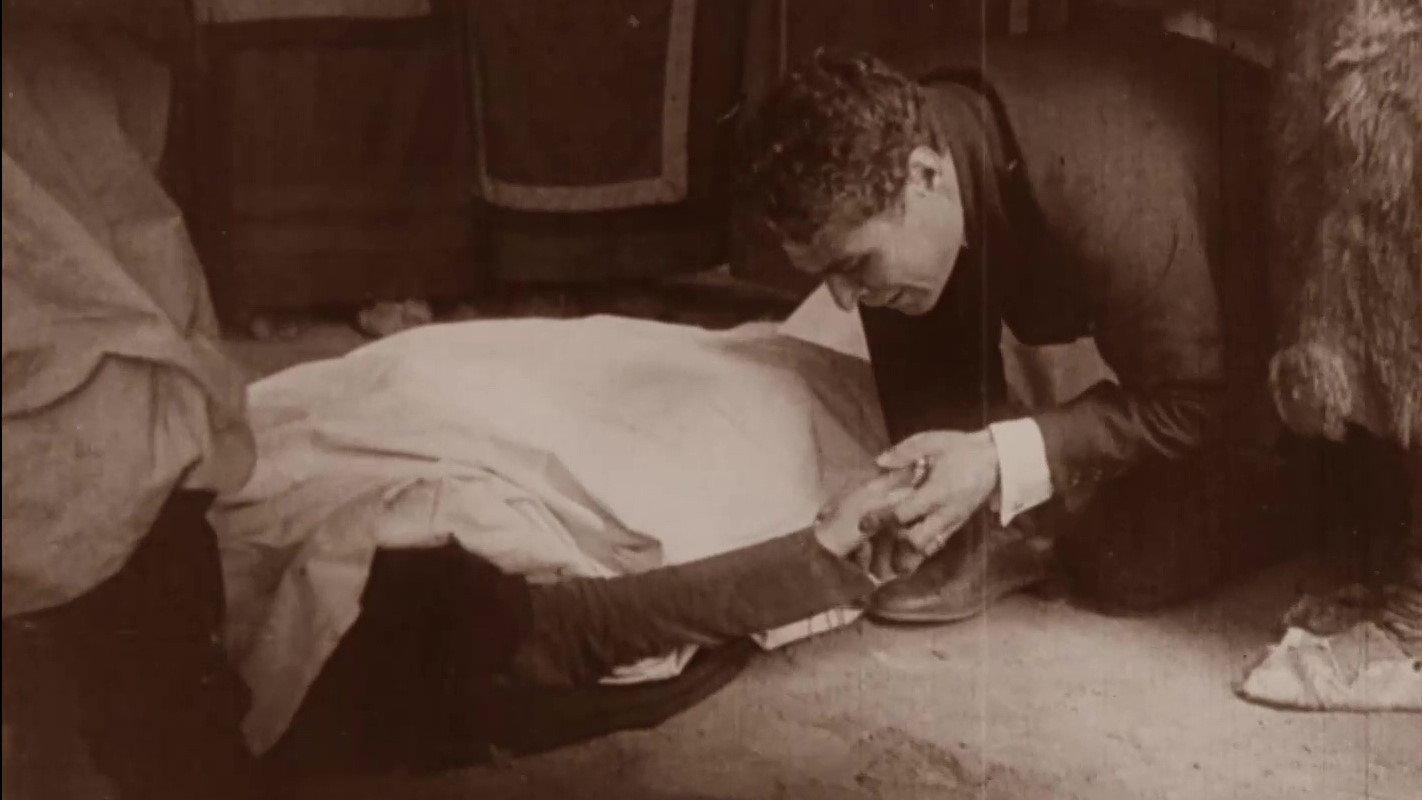 Ashes 1917 movie scene