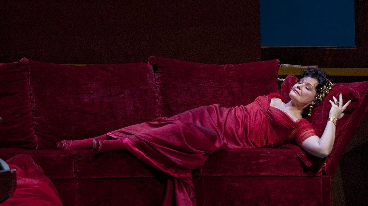 The Met — Tosca 2009 movie scene