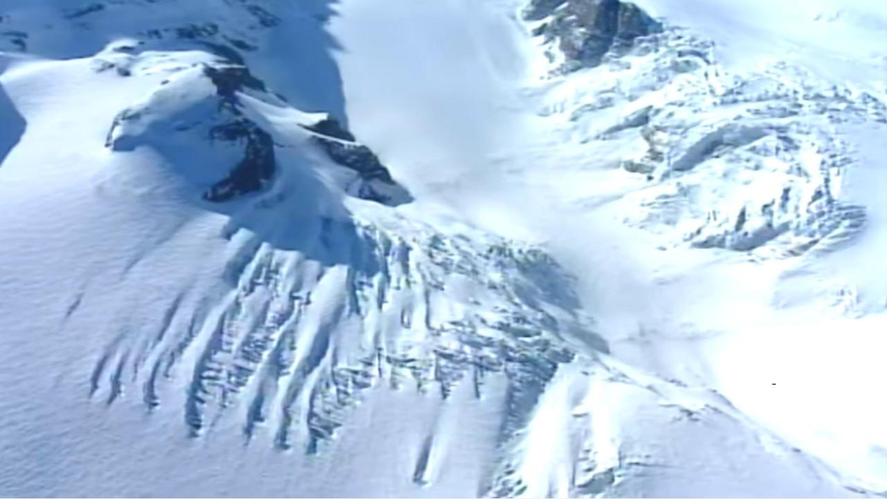 Glockner - The black Mountain 2000 movie scene