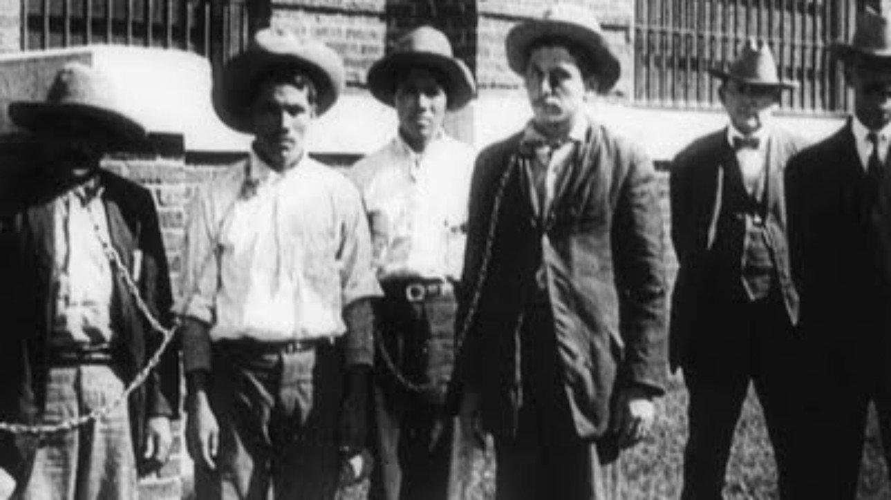 Ammunition Smuggling on the Mexican Border 1914 movie scene