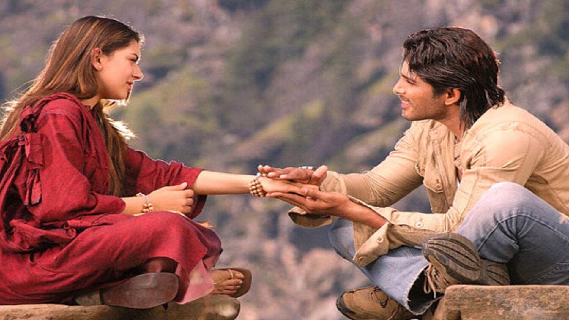 Desamuduru 2007 movie scene
