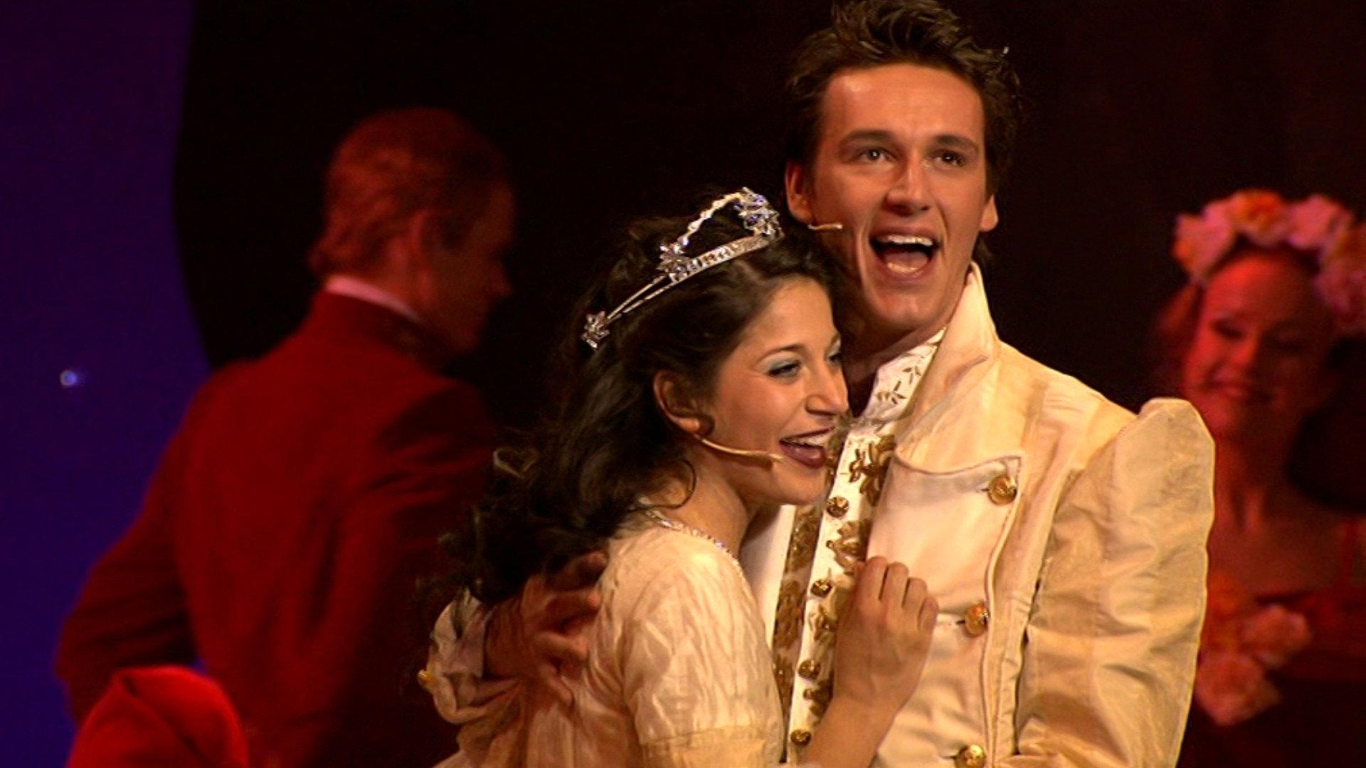 Snow White The Musical 2005 movie scene