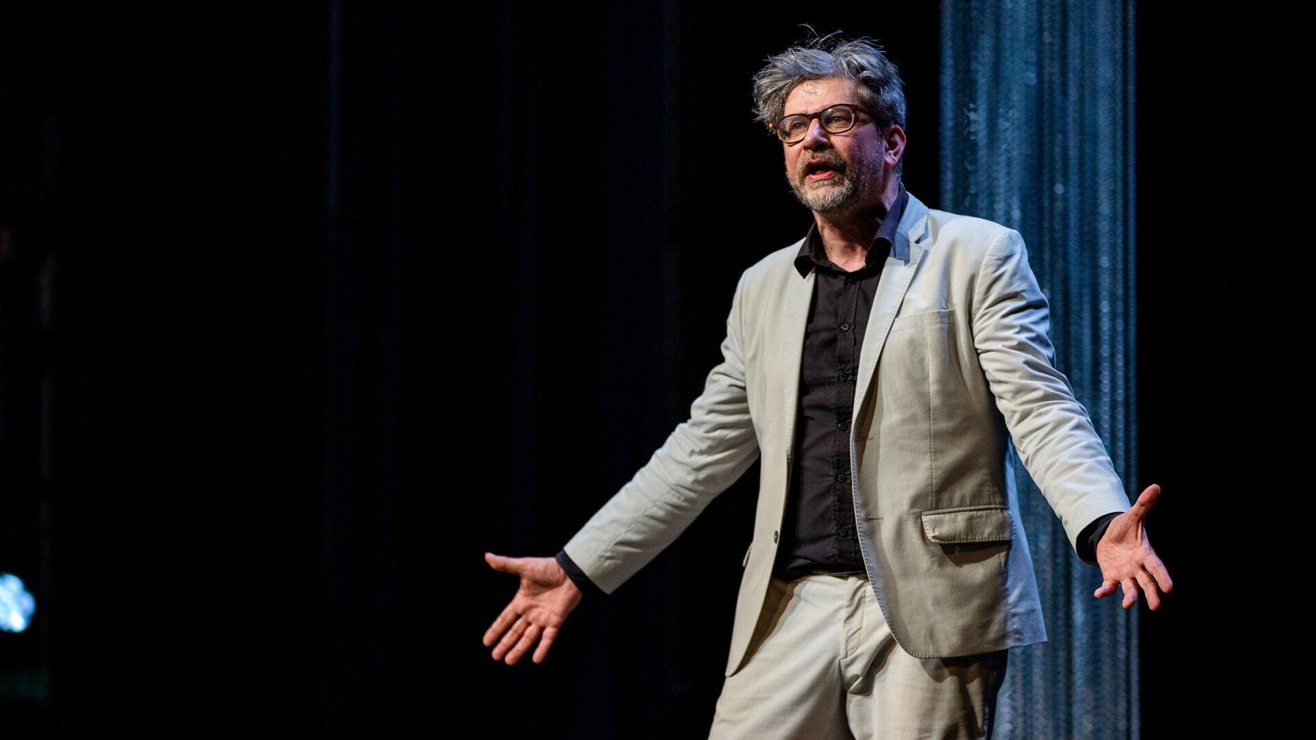 Wim Helsen: Niet Mijn Apen, Niet Mijn Circus 2023 movie scene