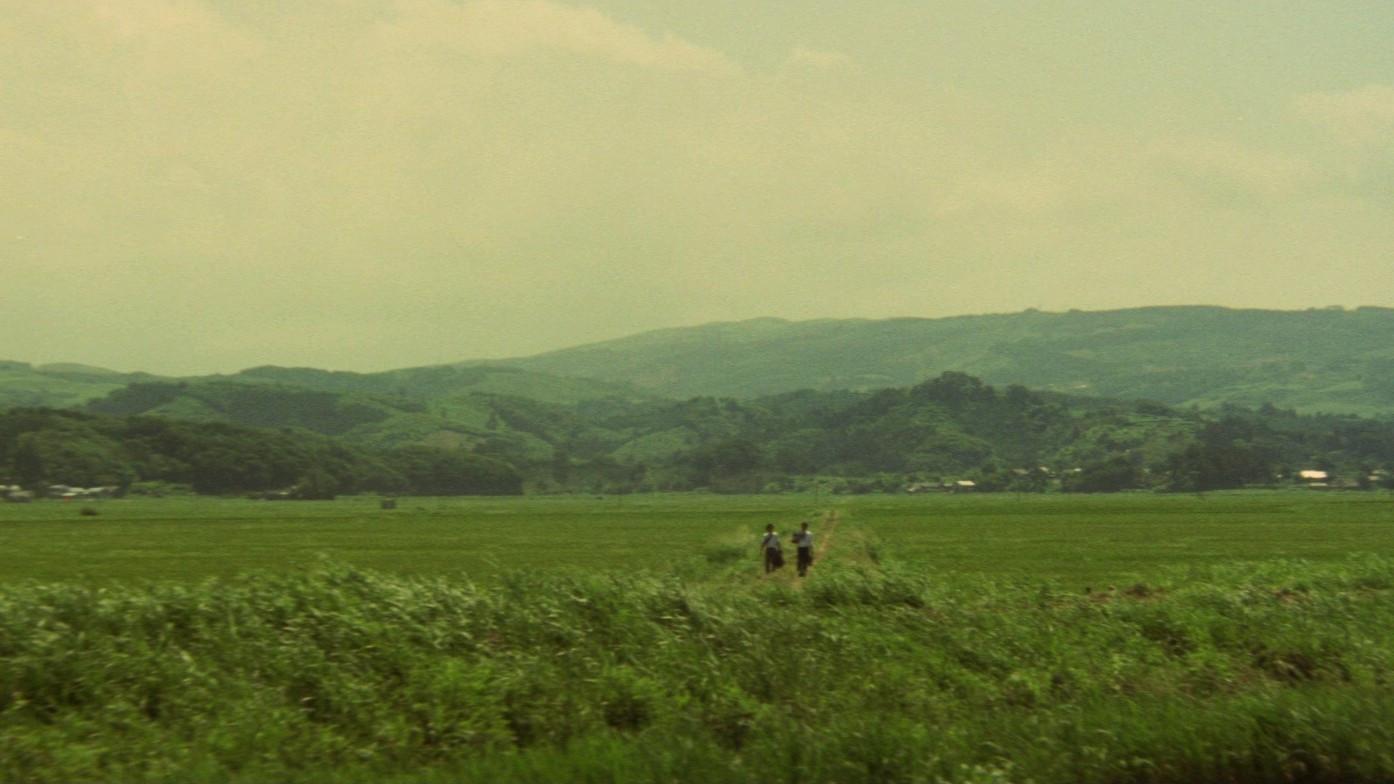 The Castle of Sand 1974 movie scene