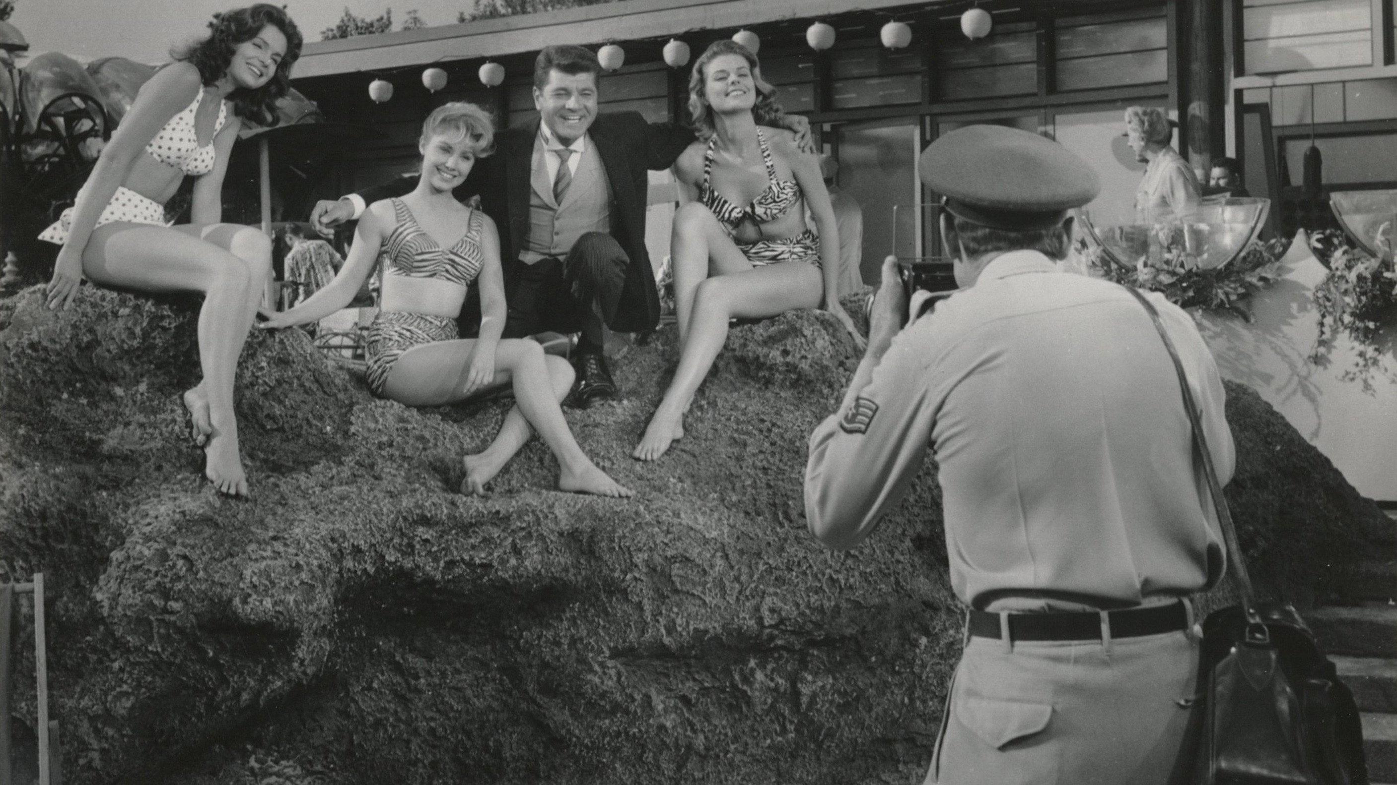 Wake Me When It's Over 1960 movie scene