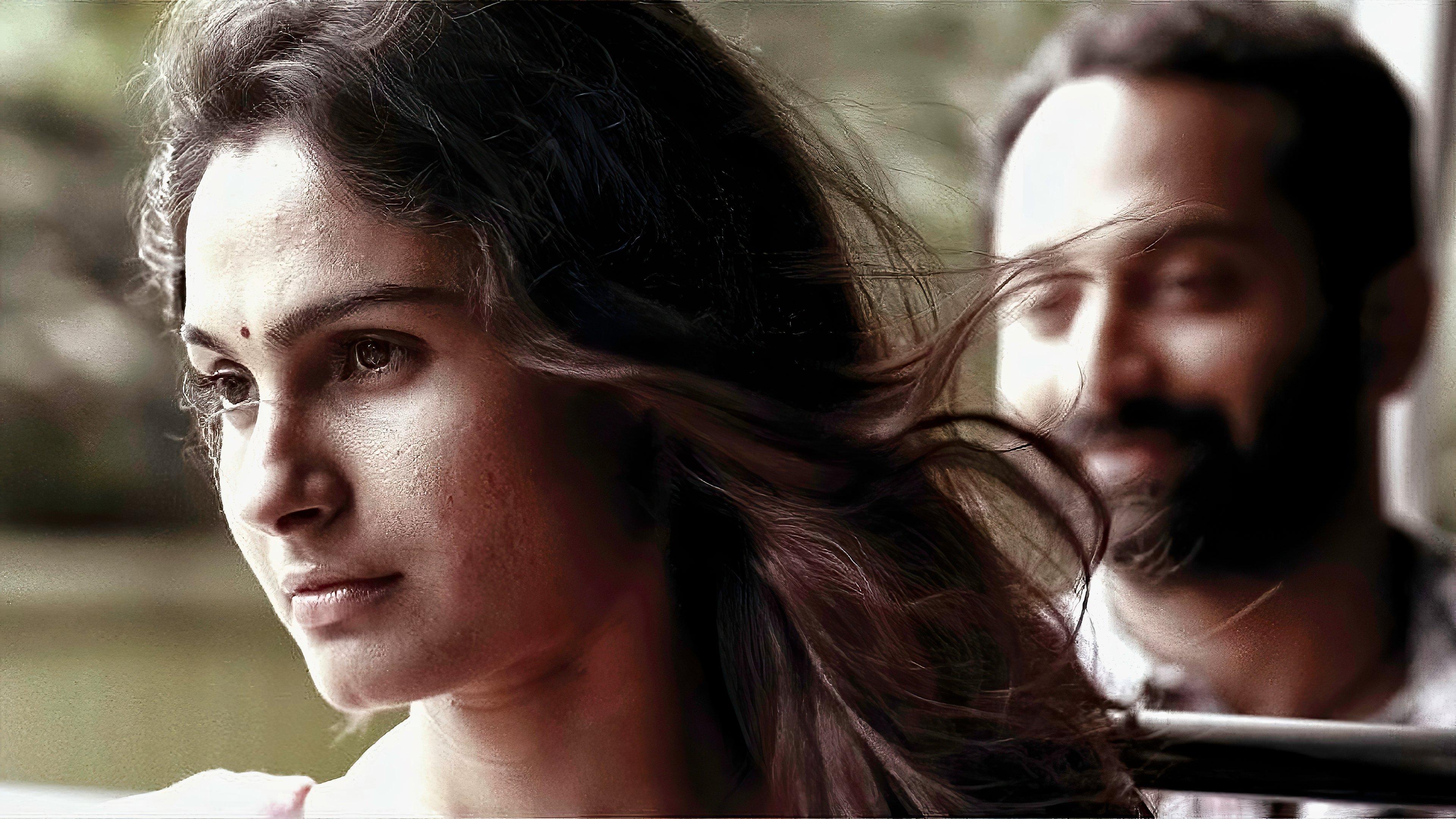 Annayum Rasoolum 2013 movie scene