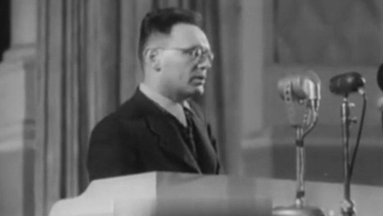 World Chess Championships 1951 movie scene